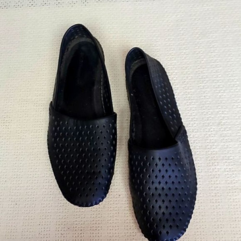 BCBGeneration Black Leather Sz. 9.5 Hand Tooled Slipon‎ Loafers